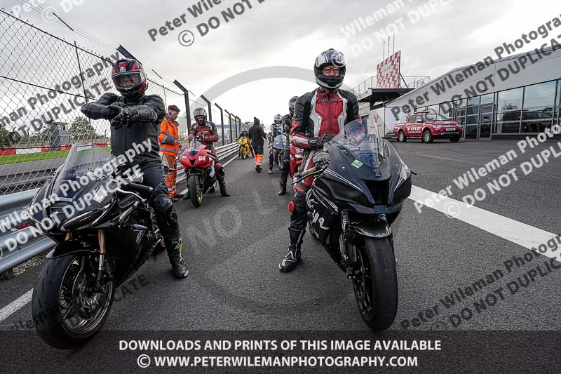 donington no limits trackday;donington park photographs;donington trackday photographs;no limits trackdays;peter wileman photography;trackday digital images;trackday photos